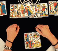 tarot de Marseille tirage de carte du tarot de Marseille pendant une voyance par téléphone